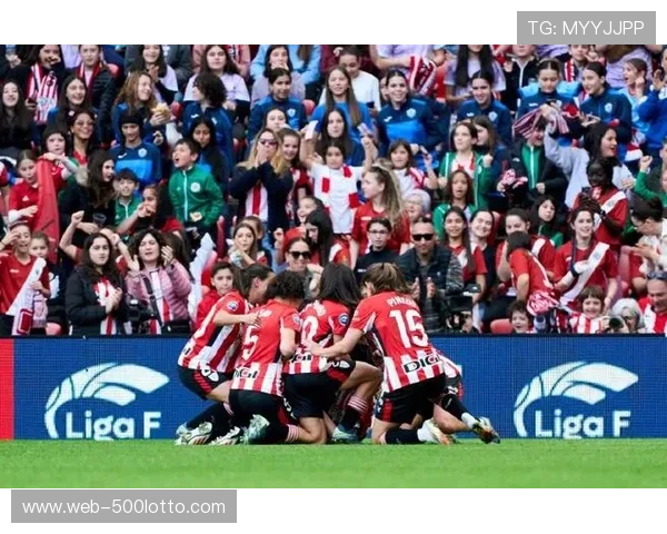 巴斯克德比球迷助威声浪高涨,皇家社会客场反客为主 巴斯克德比球迷助威声浪高涨,皇家社会客场反客为主